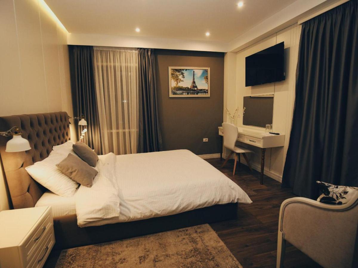 Hotel Romeo Korce Exterior photo