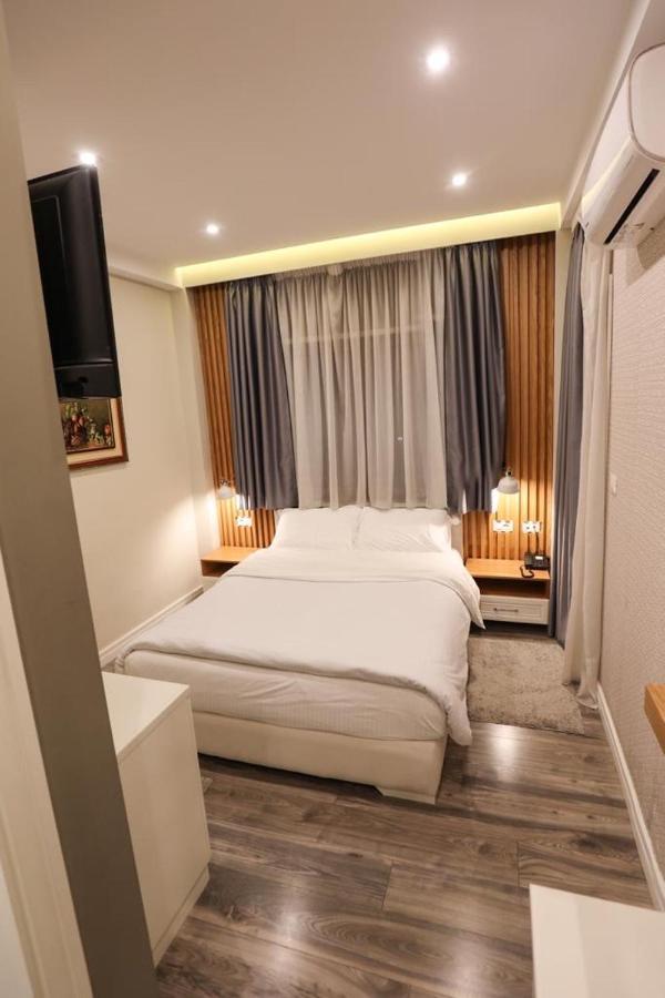 Hotel Romeo Korce Exterior photo