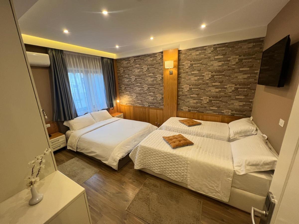 Hotel Romeo Korce Exterior photo