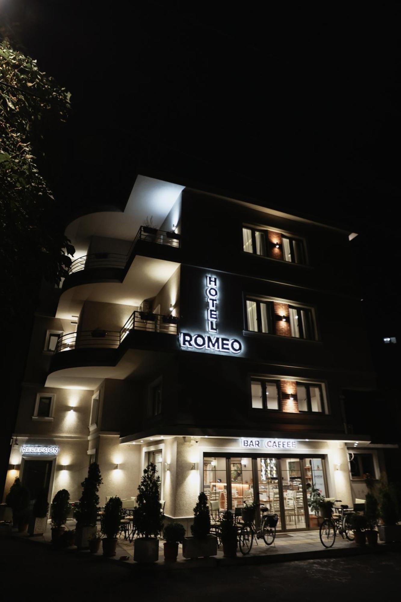 Hotel Romeo Korce Exterior photo