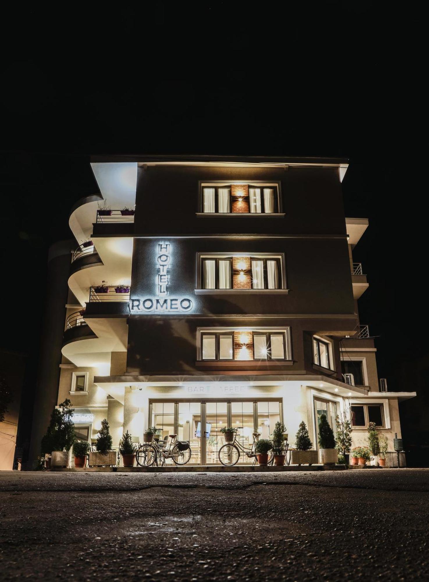 Hotel Romeo Korce Exterior photo