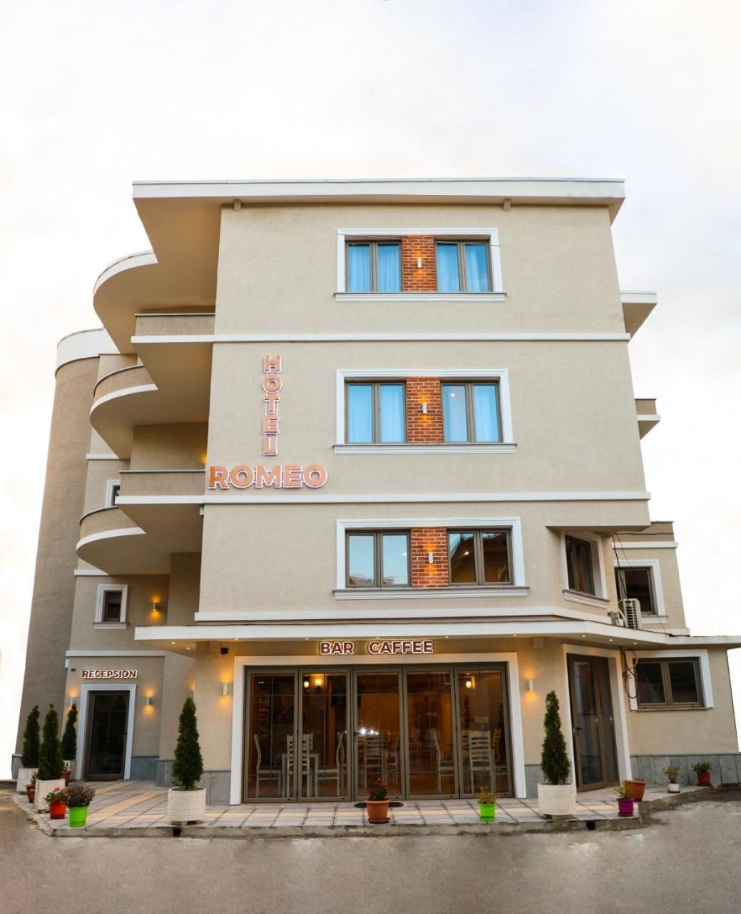 Hotel Romeo Korce Exterior photo